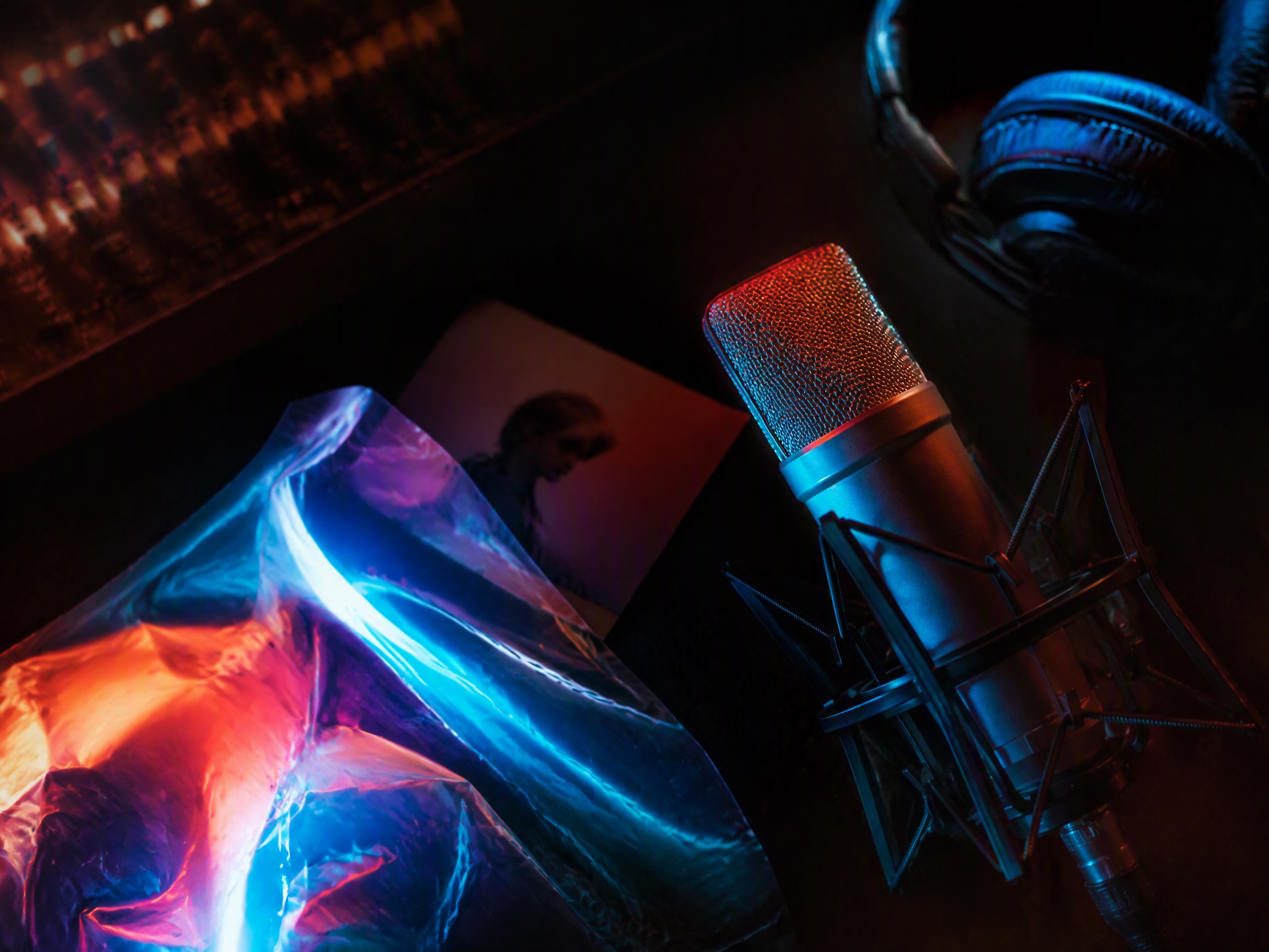 Close-up sound texture inspired by k pop music