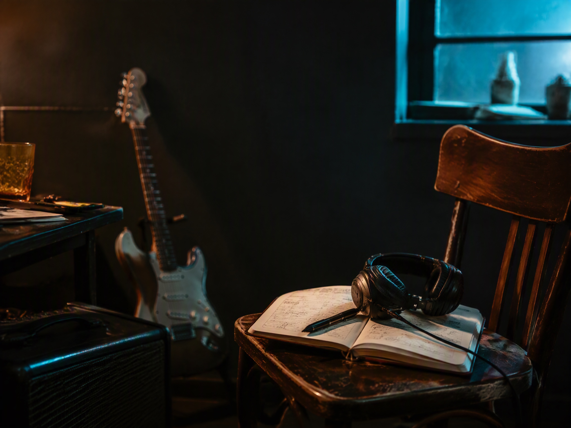 Close-up sound texture inspired by udio alternative for songwriters music